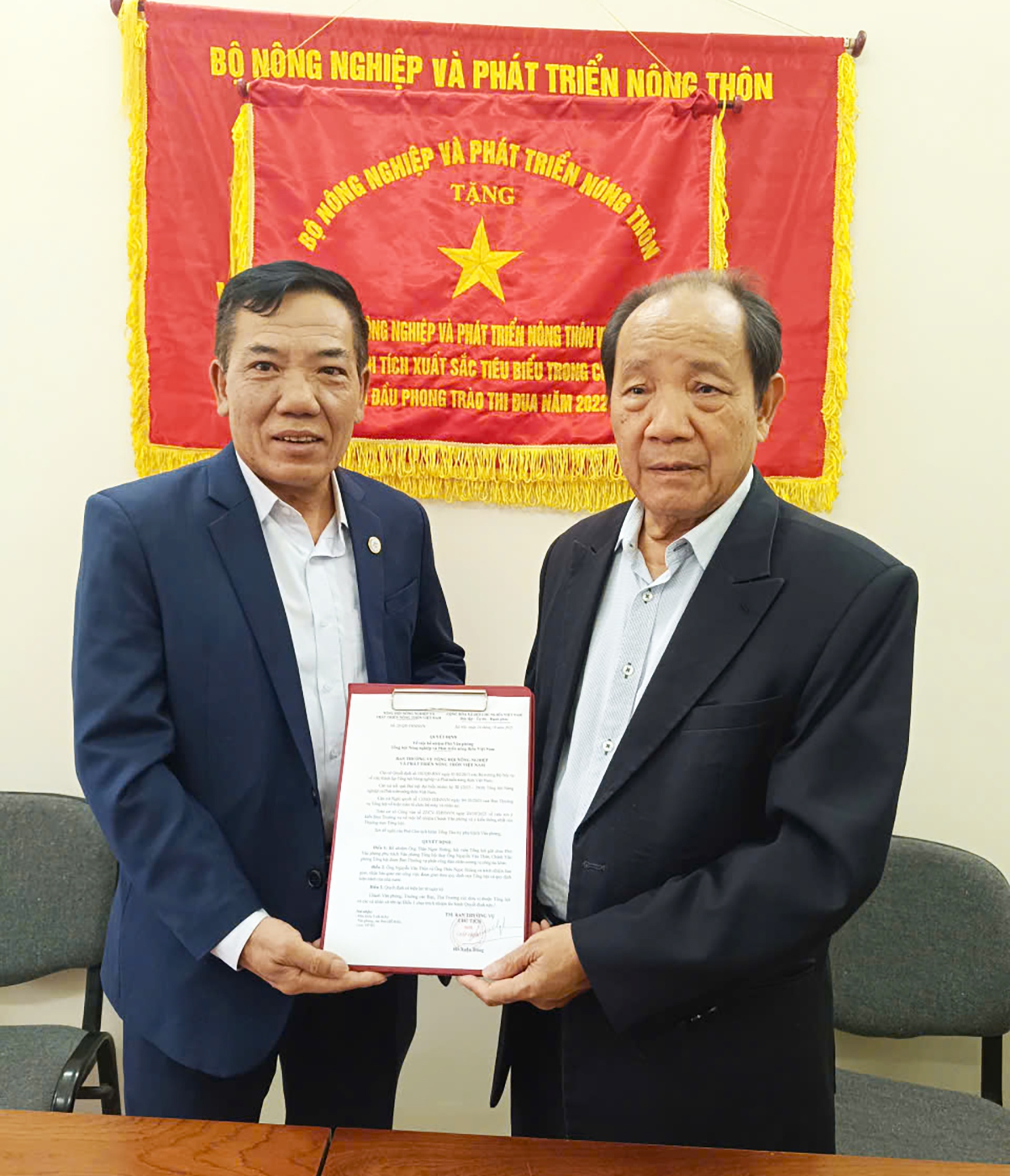 68fb77d2b7cde76229960baa_toYYng_hoYYi_3_high