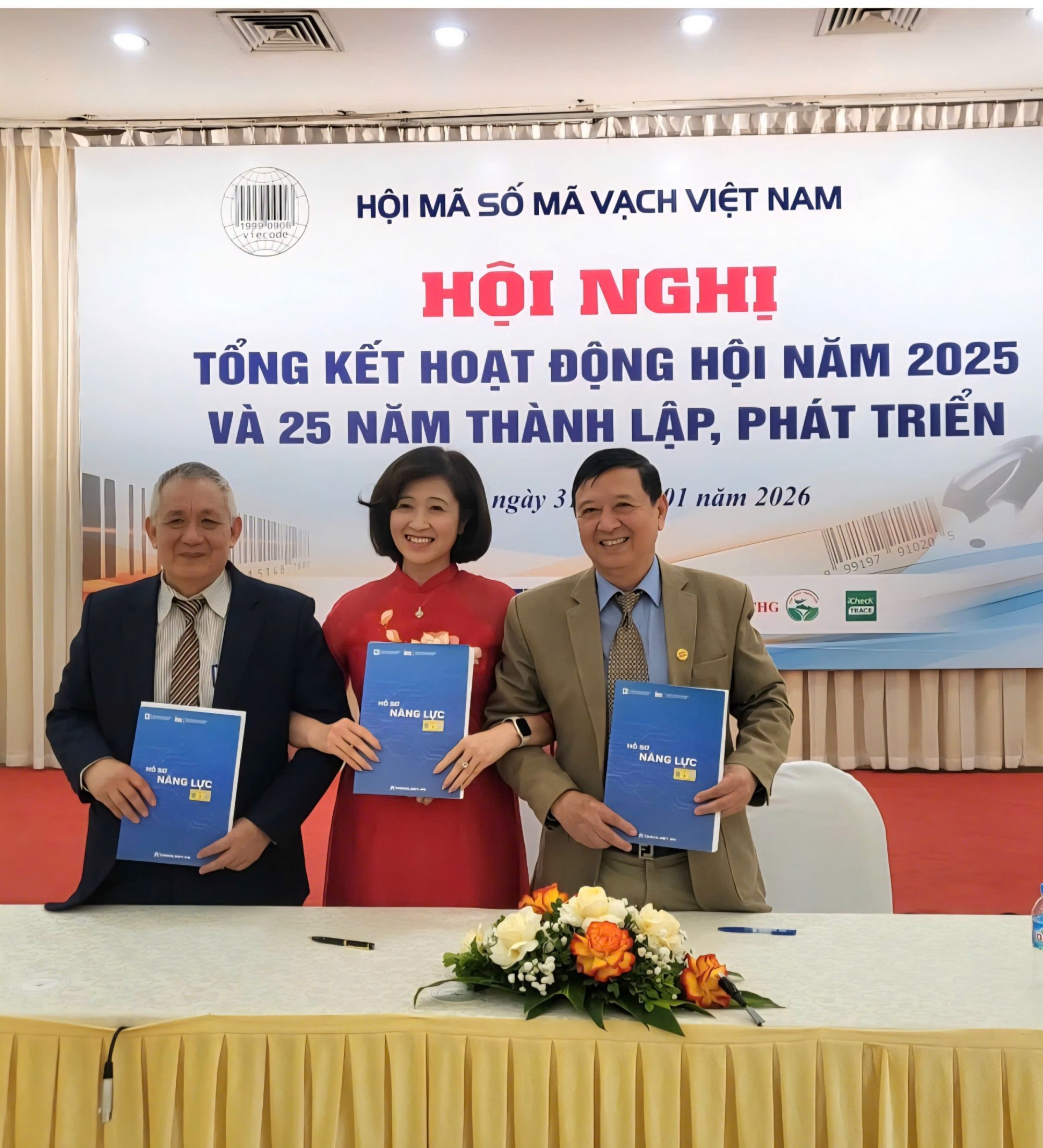 Lễ Ký kết hợp tác chiến lược thúc đẩy nông nghiệp xanh, truy xuất nguồn gốc và bảo vệ thương hiệu Lễ Ký kết hợp tác chiến lược thúc đẩy nông nghiệp xanh, truy xuất nguồn gốc và bảo vệ thương hiệu