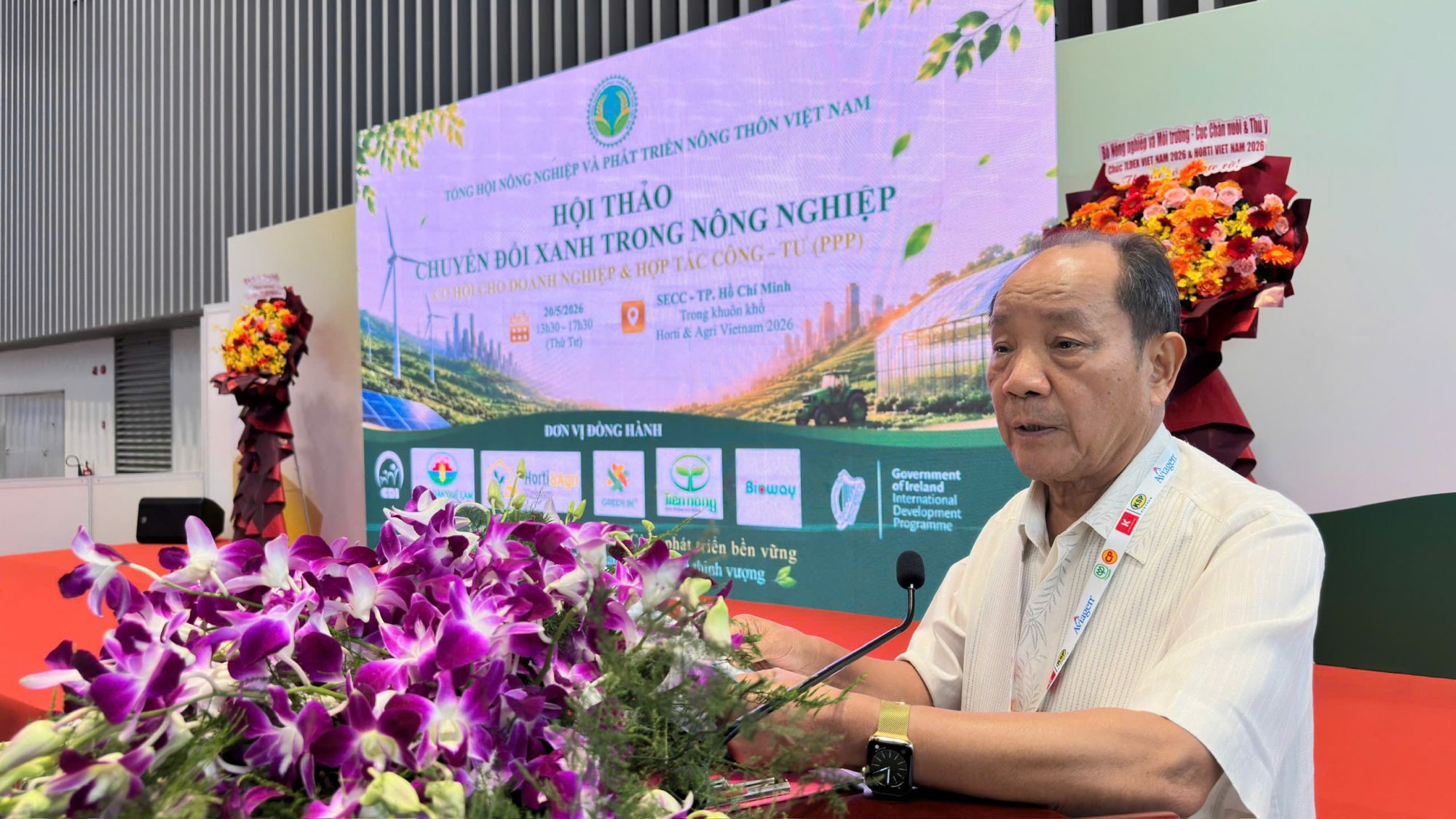 Ông Hồ Xuan Hùng - Chủ tịch Tổng hội NN&PTNT Việt nam phát biểu tại Hội thảo CHUYỂN ĐỔI XANH trong NÔNG NGHIỆP cơ hội cho Doanh nghiệp & Hợp tác Công - Tư (PPP) Ông Hồ Xuan Hùng - Chủ tịch Tổng hội NN&PTNT Việt nam phát biểu tại Hội thảo CHUYỂN ĐỔI XANH trong NÔNG NGHIỆP cơ hội cho Doanh nghiệp & Hợp tác Công - Tư (PPP)