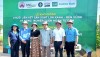 Ông Bùi Bá Bổng ( Thứ 2 từ trái qua) Chủ tịch hiệp hội ngành hành lúa gạo  Việt nam, bà Trần Kim Liên - PCT Tổng hội NN và PTNTVN , Chủ tịch Công ty CP tập đoàn ĐT và PT nông nghiệp xanh Việt nam, ông Hồ Xuân Hùng - Chủ tịch Tổng hội NN và PTNTVN